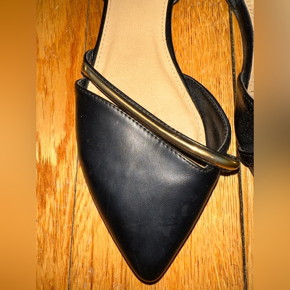 Cute black and gold flats - Picture 3 of 4